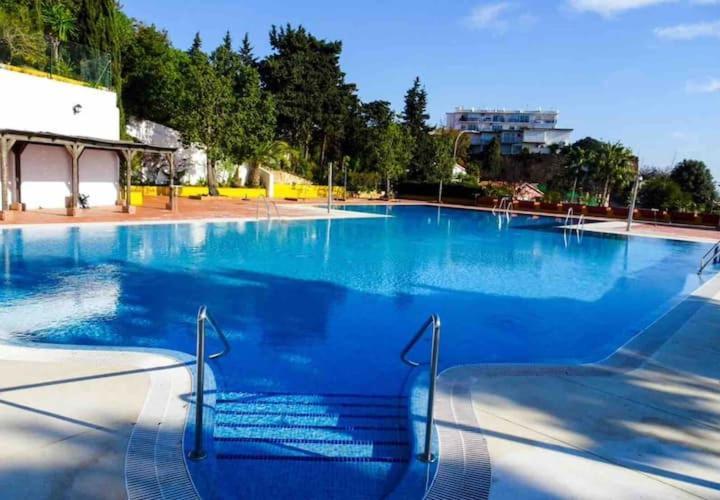 Apartamento Con Vistas Al Mar En Puerto Marina Apartment Torremolinos Exterior photo